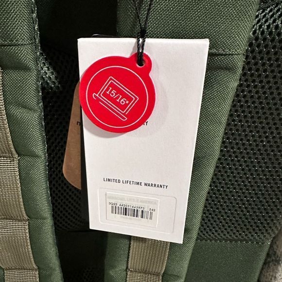 Authentic Herschel x Disney backpack NWT - Picture 7 of 10